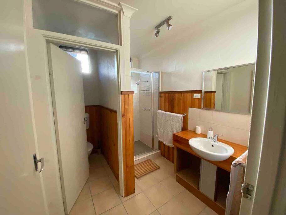 300m To Beach*pets Allowed*boho Shack *