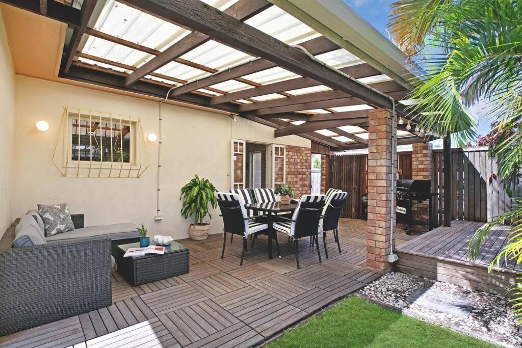 300m To Beach*pets Allowed*boho Shack Apartment Maroochydore